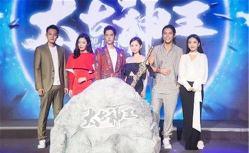 因为吃瓜她进娱乐圈,她意外踏入娱乐圈的奇幻之旅